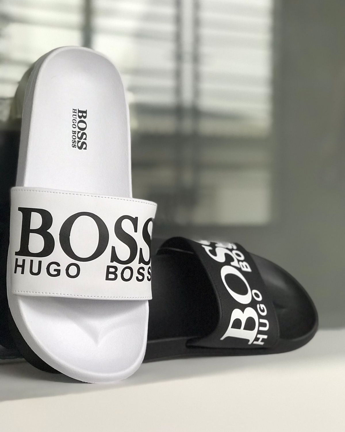 Chanclas Hugo Boss: La Combinación Perfecta de Estilo y Confort